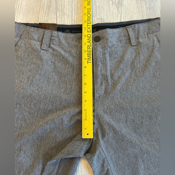 NWT ZeroXposur Sz 40 Slate Gray Stretch Travel Shorts - Flat Front - Zip Pocket - Picture 13 of 15